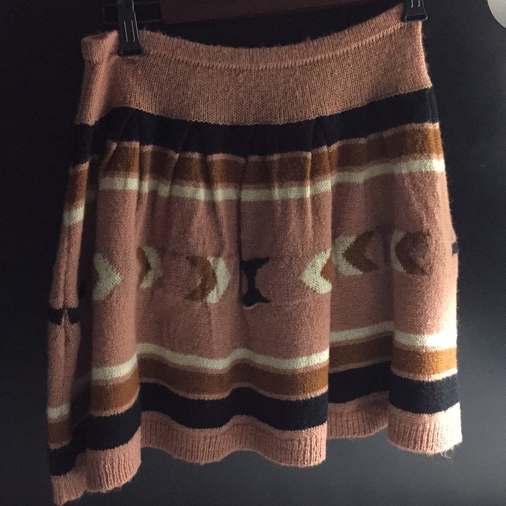 ASOS. Petite. Aztec-print pleated skirt.